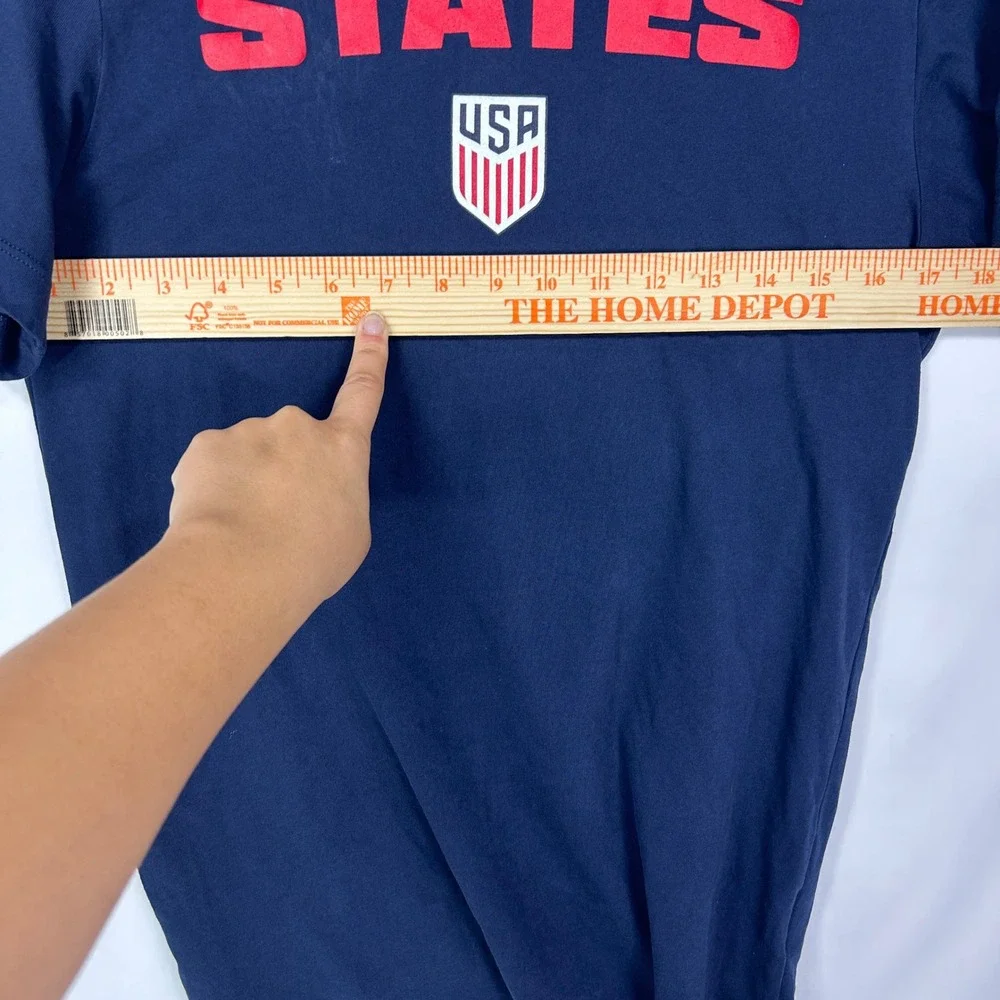 Nike US Soccer USA Crest Dri-FIT T-Shirt Navy Blue Graphic Tee – Small